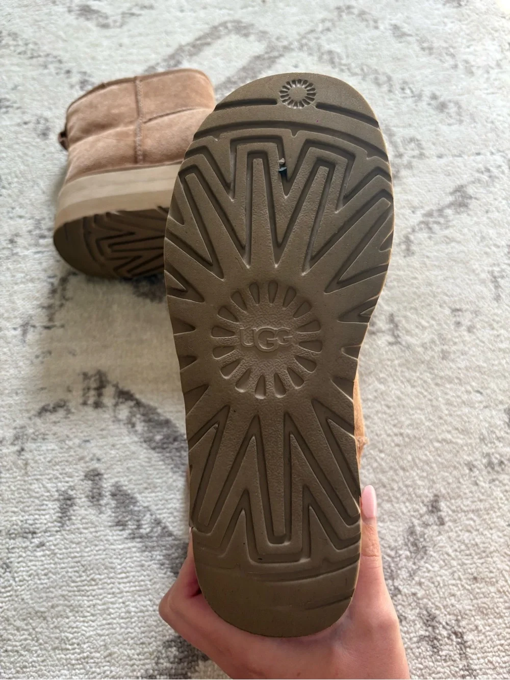 Ugg Classic Flatform Mini Boot Size 8